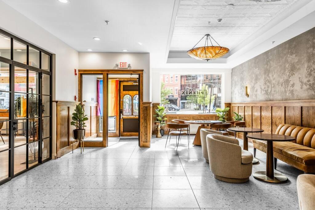 Canal View, Dtwn Bangor, Steps To Great Restaurants, # 210 Apartment